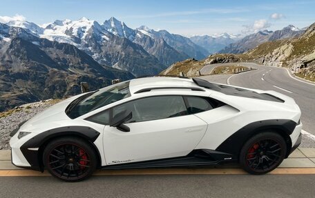 Lamborghini Huracán, 2023 год, 42 900 000 рублей, 3 фотография