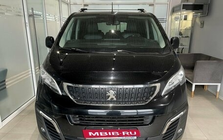 Peugeot Traveller I, 2018 год, 2 350 000 рублей, 2 фотография