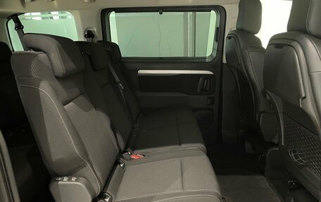 Peugeot Traveller I, 2018 год, 2 350 000 рублей, 13 фотография