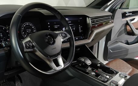 Volkswagen Touareg III, 2020 год, 4 650 000 рублей, 8 фотография