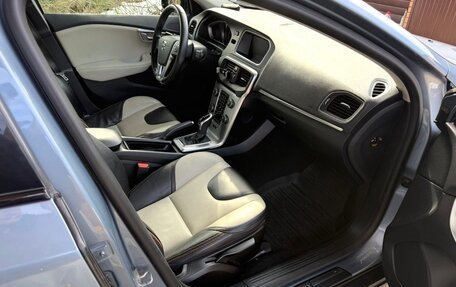 Volvo V40 Cross Country I, 2017 год, 2 150 000 рублей, 8 фотография