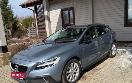 Volvo V40 Cross Country I, 2017 год, 2 150 000 рублей, 11 фотография