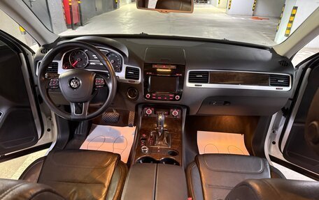 Volkswagen Touareg III, 2011 год, 1 300 000 рублей, 12 фотография