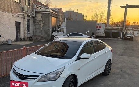 Hyundai Solaris II рестайлинг, 2016 год, 620 000 рублей, 3 фотография