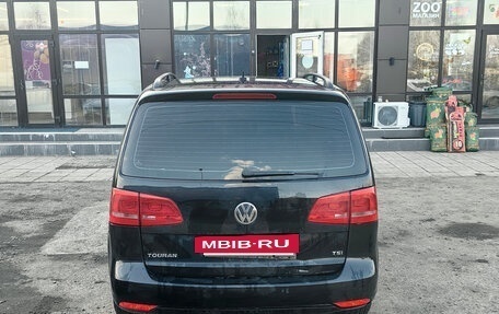Volkswagen Touran III, 2012 год, 760 000 рублей, 4 фотография