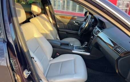 Mercedes-Benz E-Класс, 2011 год, 1 070 000 рублей, 11 фотография