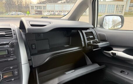 Toyota Auris II, 2011 год, 1 300 000 рублей, 13 фотография