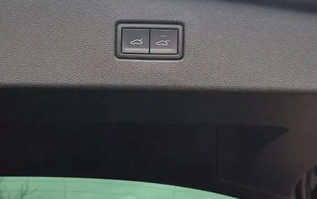 Volkswagen Tiguan II, 2018 год, 2 500 000 рублей, 5 фотография