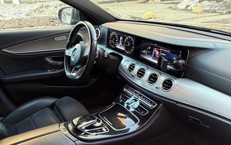 Mercedes-Benz E-Класс, 2016 год, 2 500 000 рублей, 8 фотография