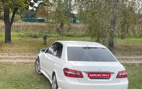 Mercedes-Benz E-Класс, 2013 год, 1 850 000 рублей, 2 фотография