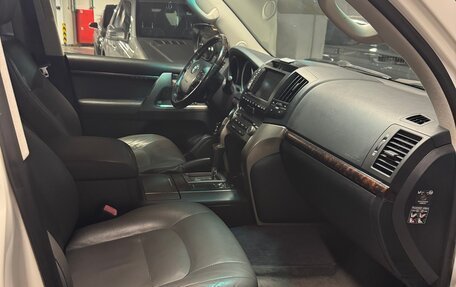 Toyota Land Cruiser 200, 2010 год, 3 650 000 рублей, 10 фотография