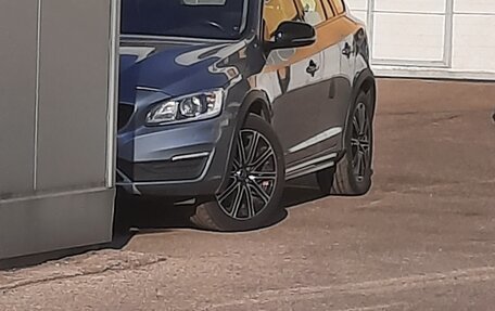 Volvo V60 Cross Country II, 2016 год, 1 900 000 рублей, 5 фотография