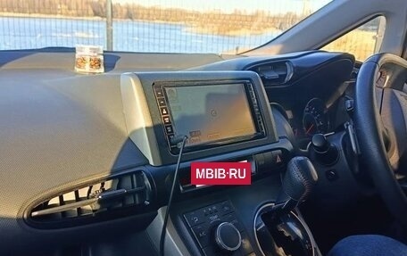 Toyota Wish II, 2009 год, 1 250 000 рублей, 26 фотография