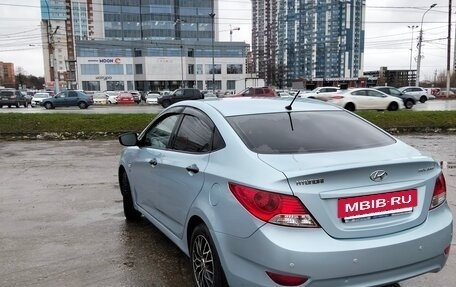 Hyundai Solaris II рестайлинг, 2011 год, 730 000 рублей, 4 фотография