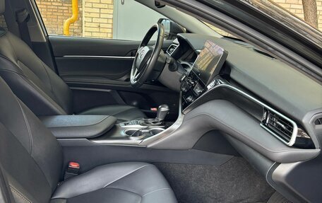 Toyota Camry, 2023 год, 3 530 000 рублей, 5 фотография