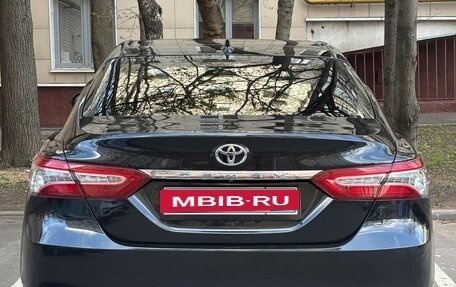 Toyota Camry, 2023 год, 3 530 000 рублей, 2 фотография