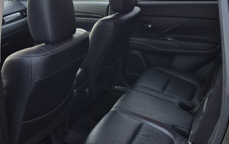 Mitsubishi Outlander III рестайлинг 3, 2015 год, 1 950 000 рублей, 9 фотография