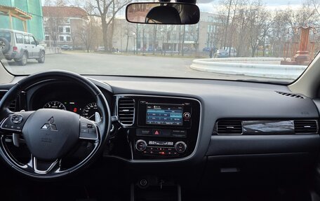 Mitsubishi Outlander III рестайлинг 3, 2015 год, 1 950 000 рублей, 11 фотография