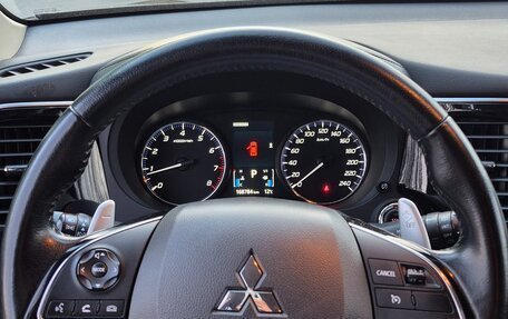 Mitsubishi Outlander III рестайлинг 3, 2015 год, 1 950 000 рублей, 12 фотография