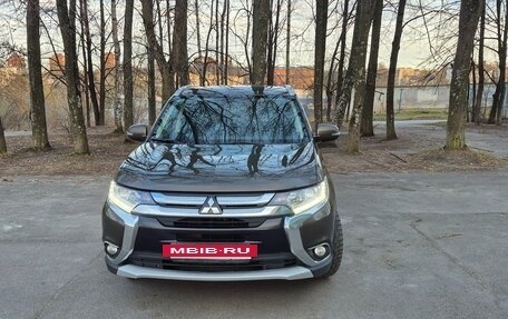 Mitsubishi Outlander III рестайлинг 3, 2015 год, 1 950 000 рублей, 5 фотография