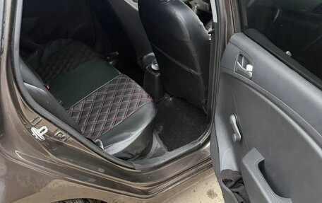 Hyundai Solaris II рестайлинг, 2015 год, 900 000 рублей, 11 фотография