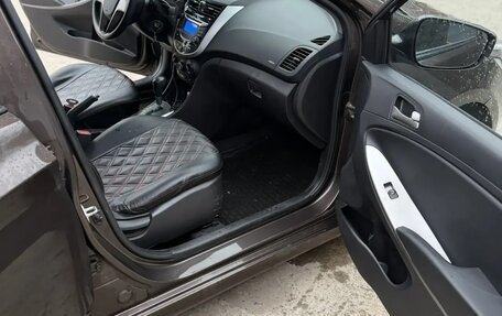 Hyundai Solaris II рестайлинг, 2015 год, 900 000 рублей, 9 фотография