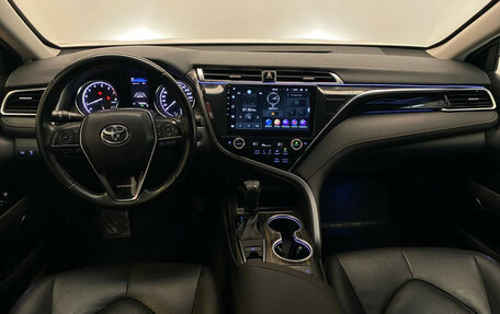 Toyota Camry, 2018 год, 2 560 000 рублей, 13 фотография