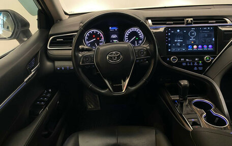 Toyota Camry, 2018 год, 2 560 000 рублей, 16 фотография