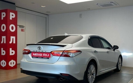 Toyota Camry, 2018 год, 2 560 000 рублей, 4 фотография