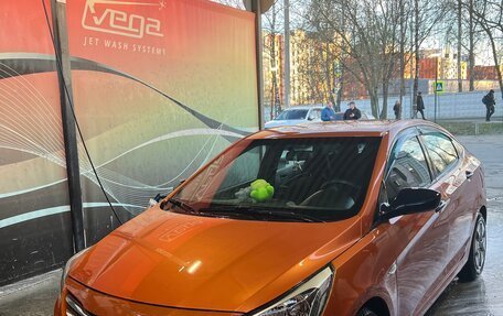 Hyundai Solaris II рестайлинг, 2015 год, 975 000 рублей, 1 фотография