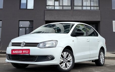 Volkswagen Polo VI (EU Market), 2014 год, 800 000 рублей, 1 фотография