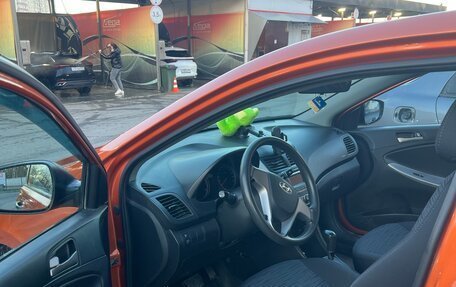 Hyundai Solaris II рестайлинг, 2015 год, 975 000 рублей, 9 фотография