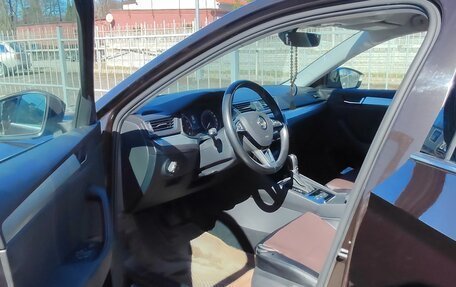 Skoda Superb III рестайлинг, 2016 год, 1 800 000 рублей, 10 фотография