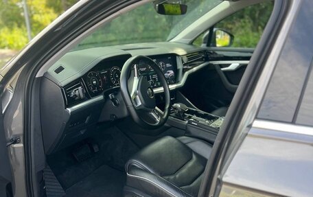 Volkswagen Touareg III, 2019 год, 5 500 000 рублей, 6 фотография