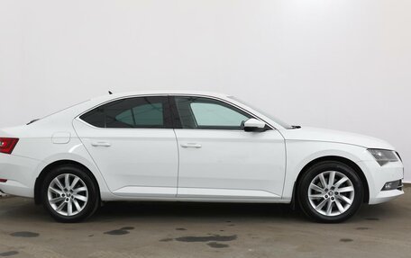 Skoda Superb III рестайлинг, 2018 год, 1 990 000 рублей, 7 фотография