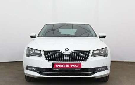 Skoda Superb III рестайлинг, 2018 год, 1 990 000 рублей, 3 фотография