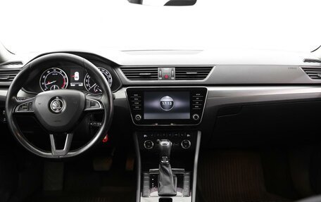 Skoda Superb III рестайлинг, 2018 год, 1 990 000 рублей, 18 фотография