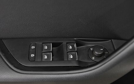 Skoda Superb III рестайлинг, 2018 год, 1 990 000 рублей, 25 фотография