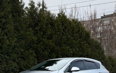 Opel Astra J, 2011 год, 575 000 рублей, 2 фотография