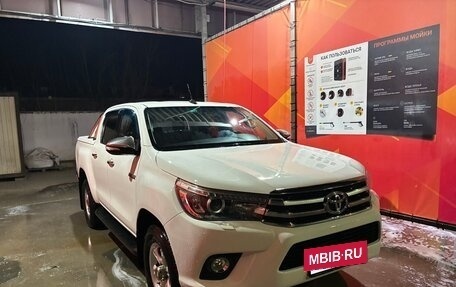 Toyota Hilux VIII, 2017 год, 3 600 000 рублей, 3 фотография