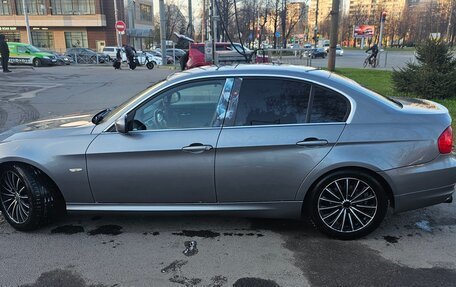 BMW 3 серия, 2011 год, 1 060 000 рублей, 3 фотография