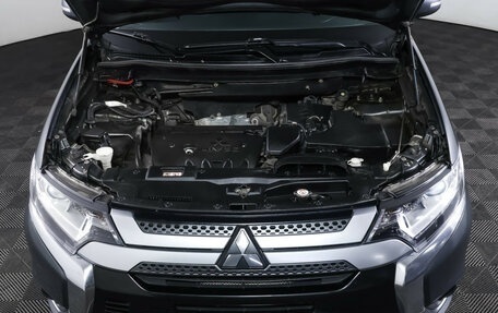 Mitsubishi Outlander III рестайлинг 3, 2019 год, 1 990 000 рублей, 9 фотография