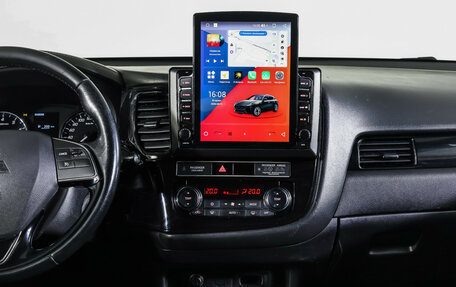 Mitsubishi Outlander III рестайлинг 3, 2019 год, 1 990 000 рублей, 14 фотография