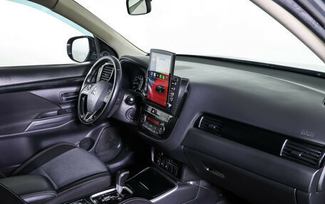 Mitsubishi Outlander III рестайлинг 3, 2019 год, 1 990 000 рублей, 11 фотография