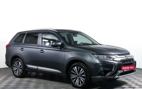 Mitsubishi Outlander III рестайлинг 3, 2019 год, 1 990 000 рублей, 3 фотография