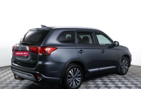 Mitsubishi Outlander III рестайлинг 3, 2019 год, 1 990 000 рублей, 5 фотография