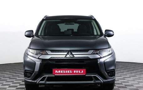 Mitsubishi Outlander III рестайлинг 3, 2019 год, 1 990 000 рублей, 2 фотография