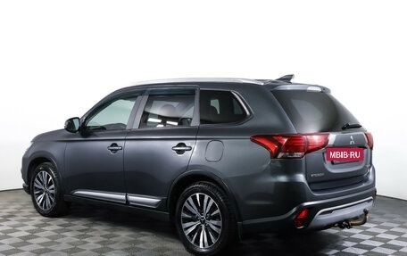 Mitsubishi Outlander III рестайлинг 3, 2019 год, 1 990 000 рублей, 7 фотография