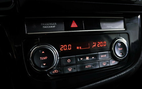 Mitsubishi Outlander III рестайлинг 3, 2019 год, 1 990 000 рублей, 18 фотография