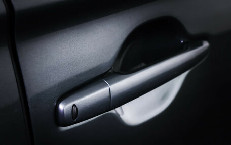 Mitsubishi Outlander III рестайлинг 3, 2019 год, 1 990 000 рублей, 24 фотография